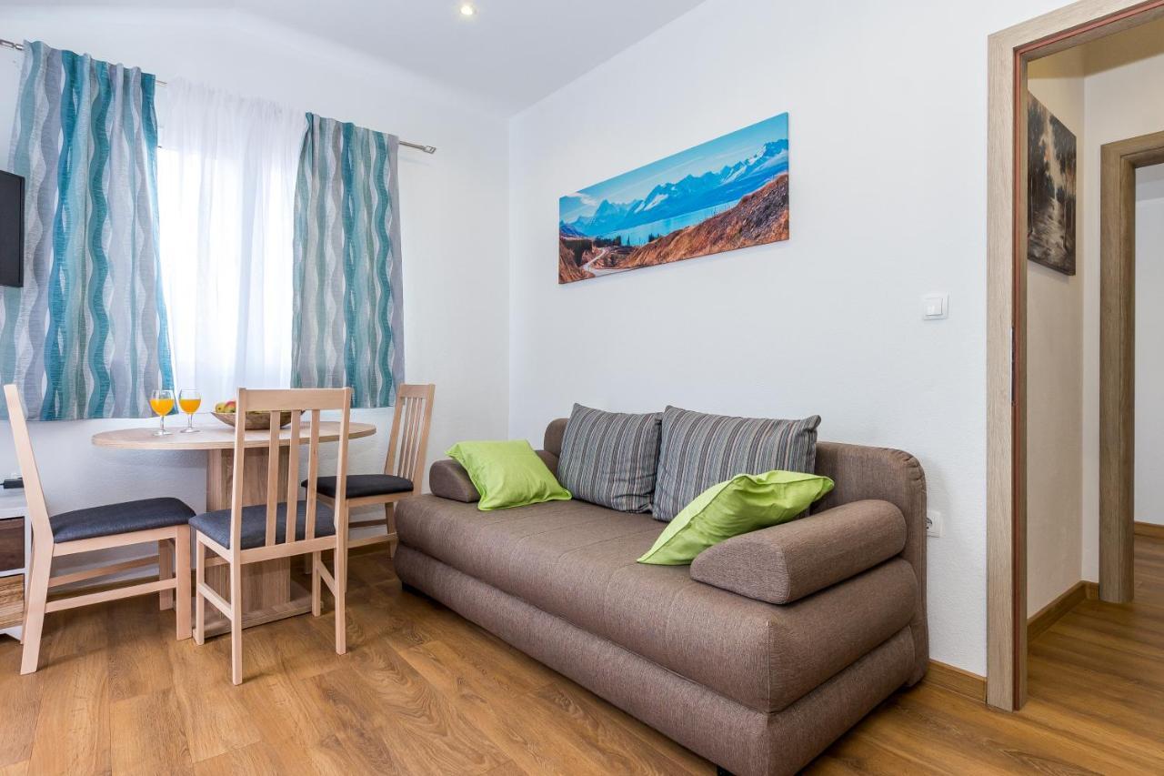 Rooms And Apartments Budisa Vrlika Exterior foto