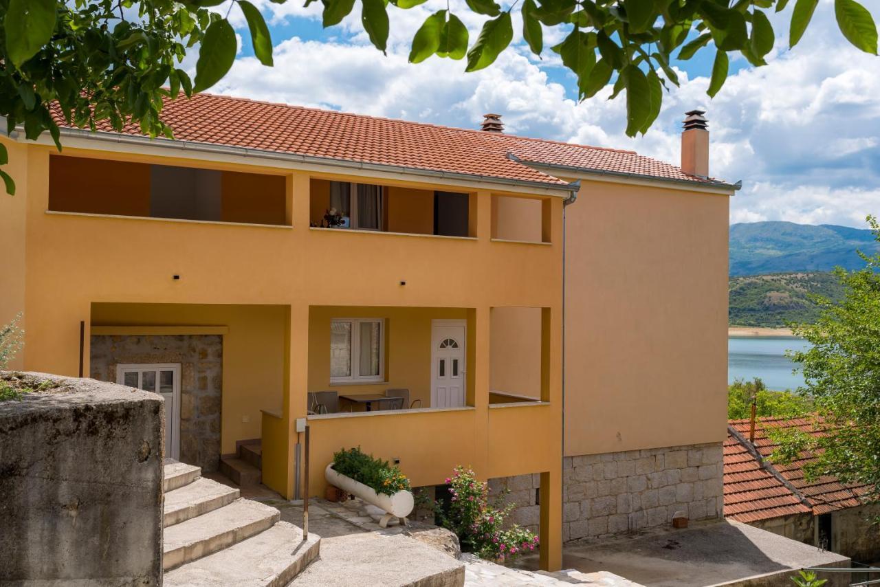 Rooms And Apartments Budisa Vrlika Exterior foto
