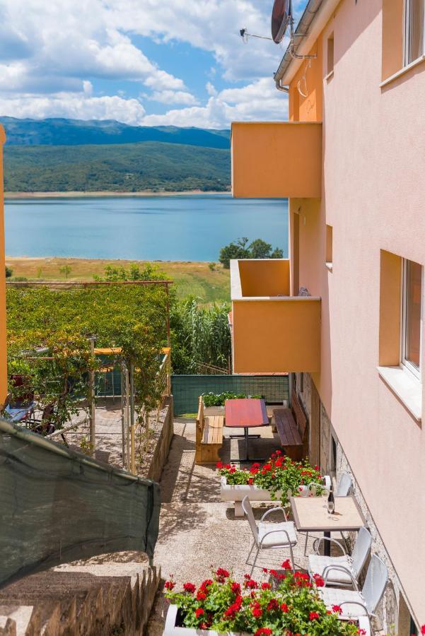 Rooms And Apartments Budisa Vrlika Exterior foto