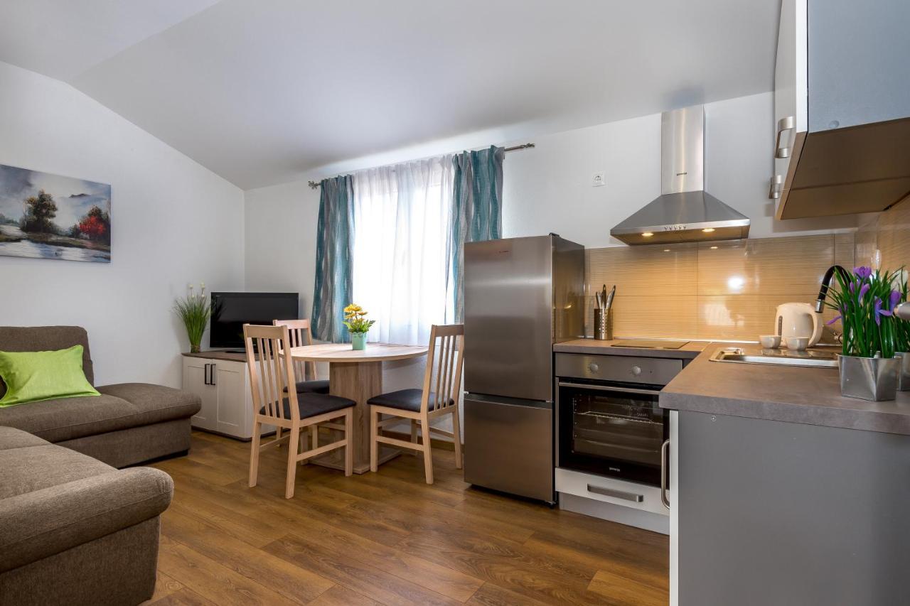 Rooms And Apartments Budisa Vrlika Exterior foto